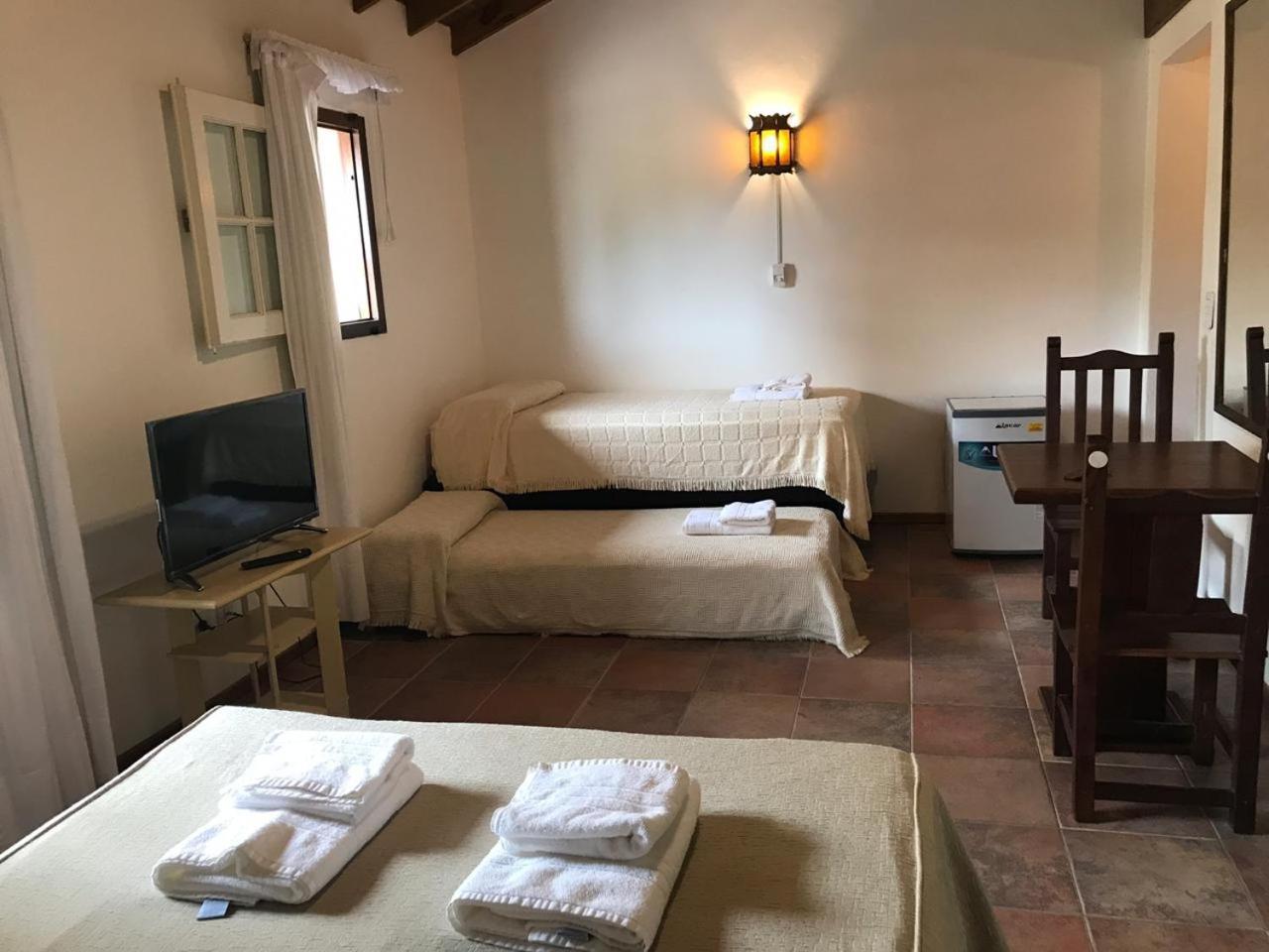Hosteria Sajonia Villa Gesell Bagian luar foto